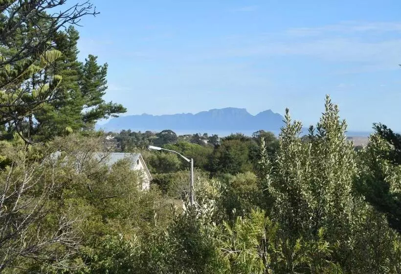 Almond Cottage Bed & Breakfast