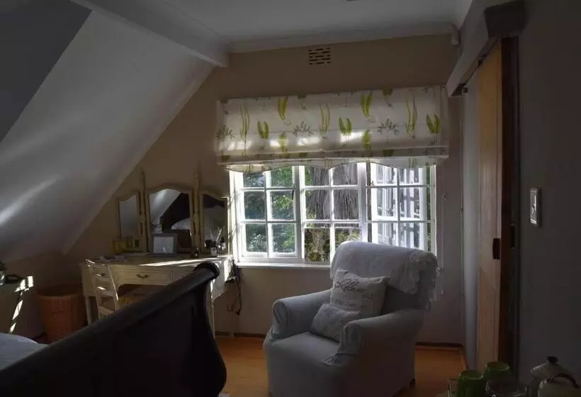 Almond Cottage Bed & Breakfast