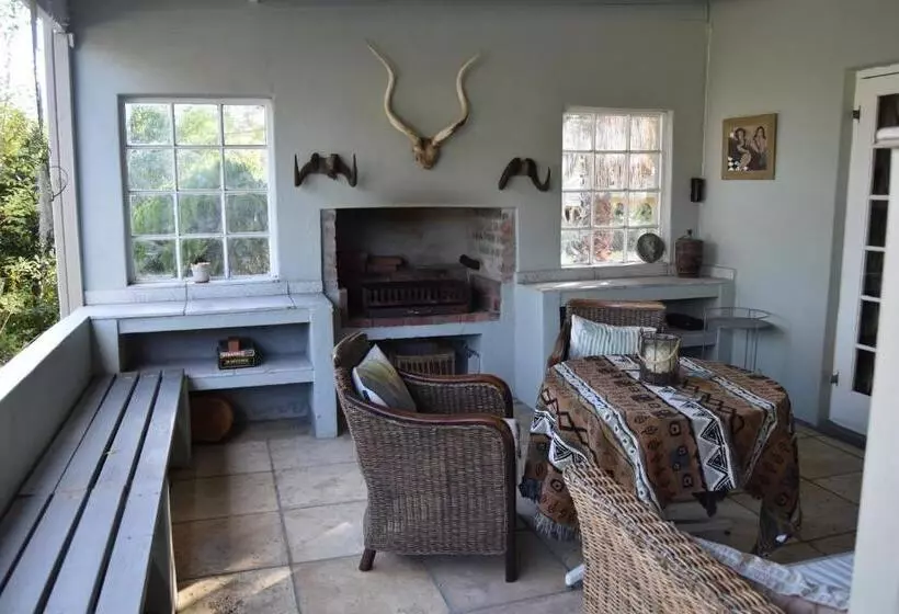 Almond Cottage Bed & Breakfast
