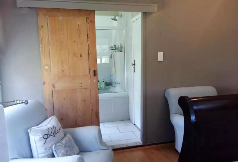 Almond Cottage Bed & Breakfast