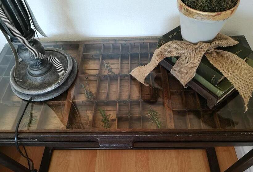 Almond Cottage Bed & Breakfast