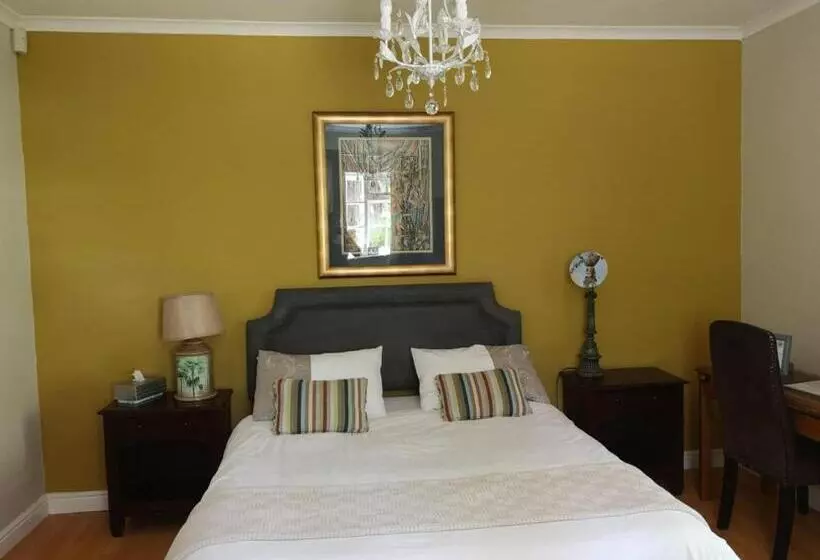 Almond Cottage Bed & Breakfast