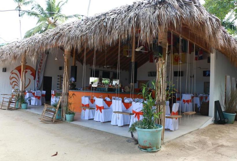 Caribbean Living Beach Club & Hostel