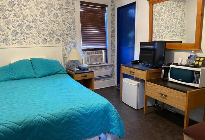 هتل Dinosaur & Newcastle Bar