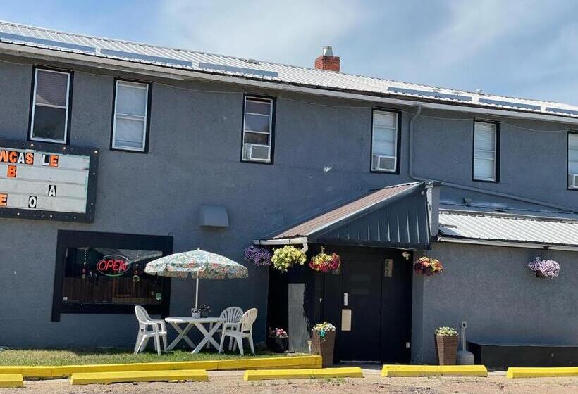 هتل Dinosaur & Newcastle Bar