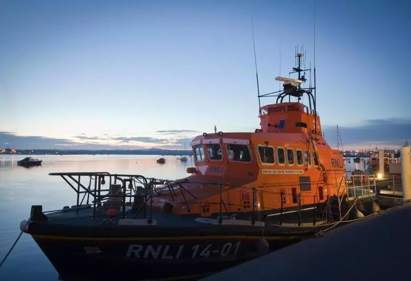 Hotel Rnli College