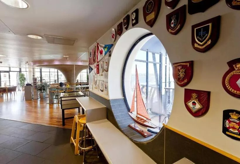 Hotel Rnli College