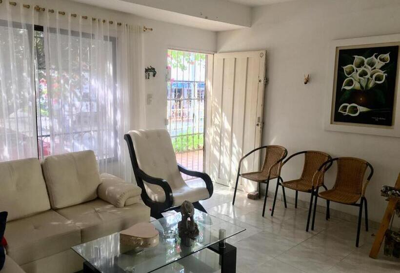 تختخواب و صبحانه Alojamiento Arte Y Salud