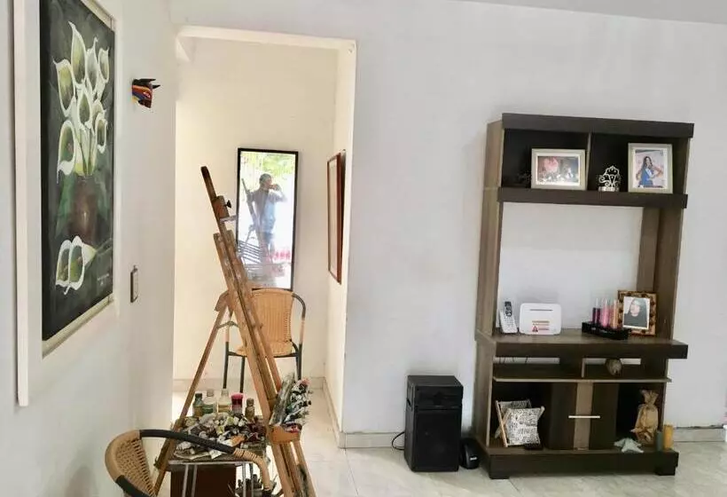 تختخواب و صبحانه Alojamiento Arte Y Salud