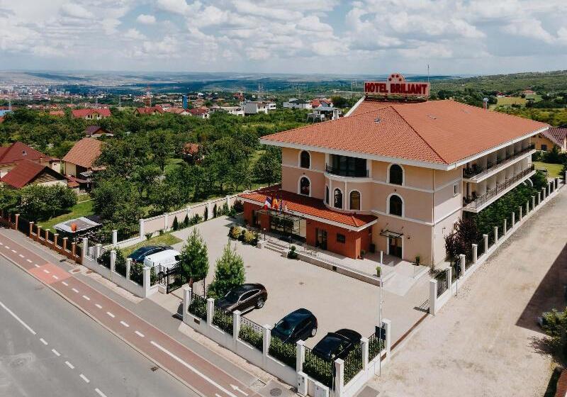 Отель Briliant