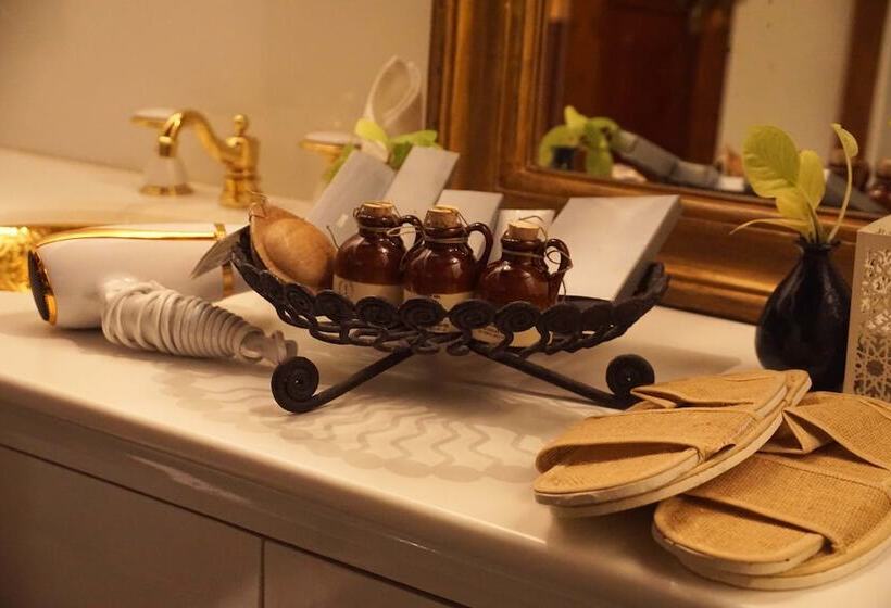 فندق Ginger House Museum