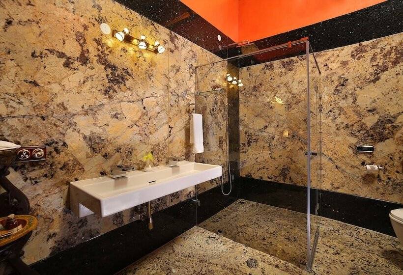 فندق Ginger House Museum