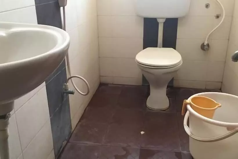ホテル Iroomz Amrutha Residency