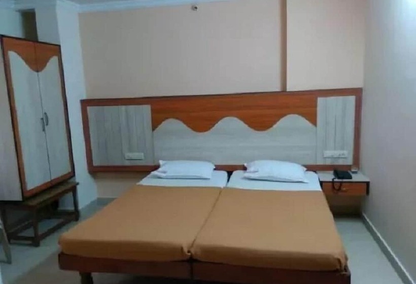 호텔 Iroomz Amrutha Residency