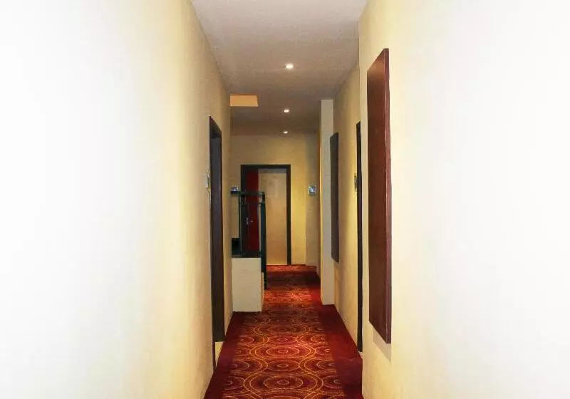 ホテル Maleosan Inn Manado