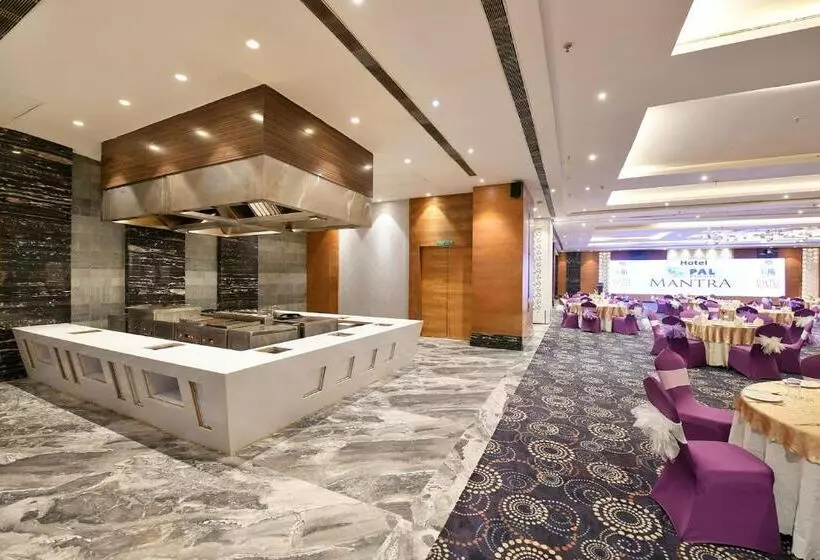 Hotelli Pal Heights Mantra