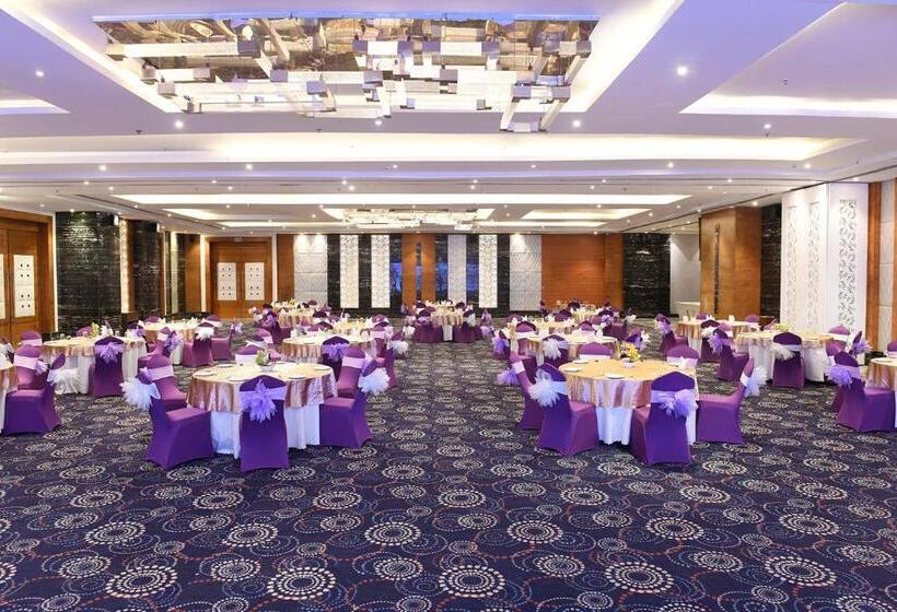 Hotel Pal Heights Mantra