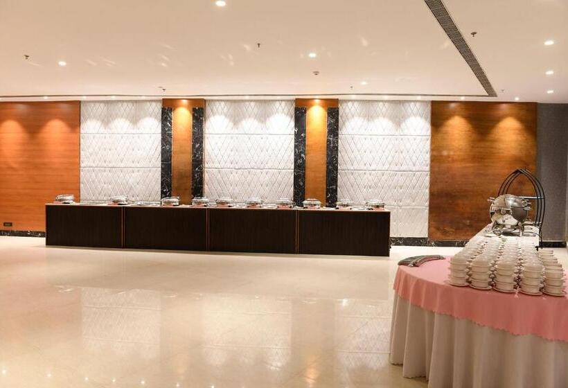 Hotel Pal Heights Mantra