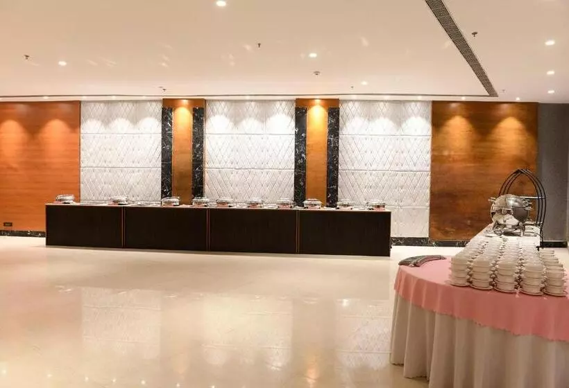 Hotelli Pal Heights Mantra