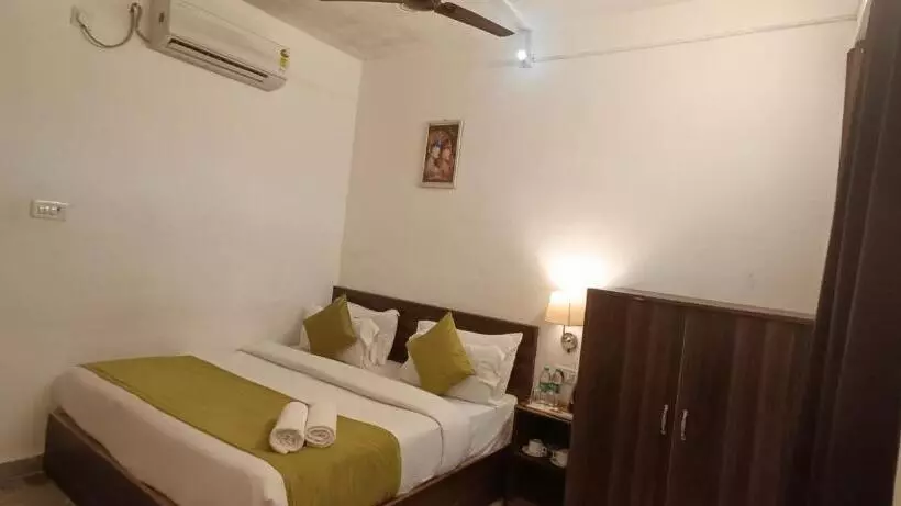 Live Free Hostel Rishikesh