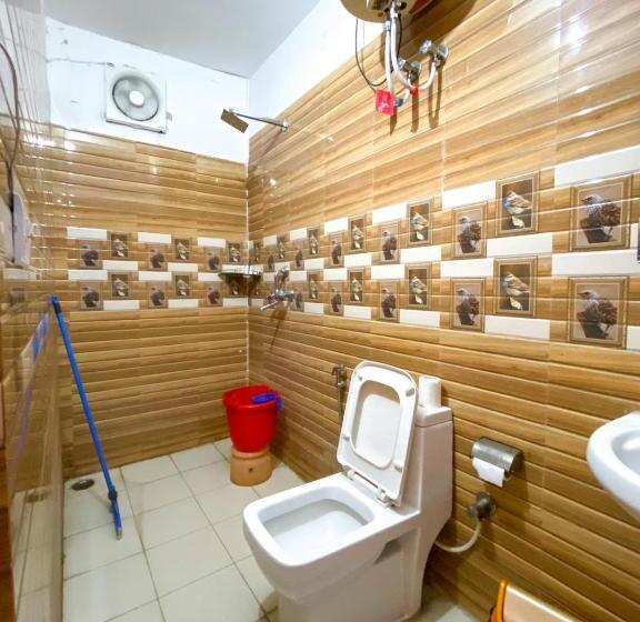 Live Free Hostel Rishikesh