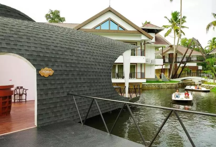 リゾートホテル Lake Canopy Alleppey