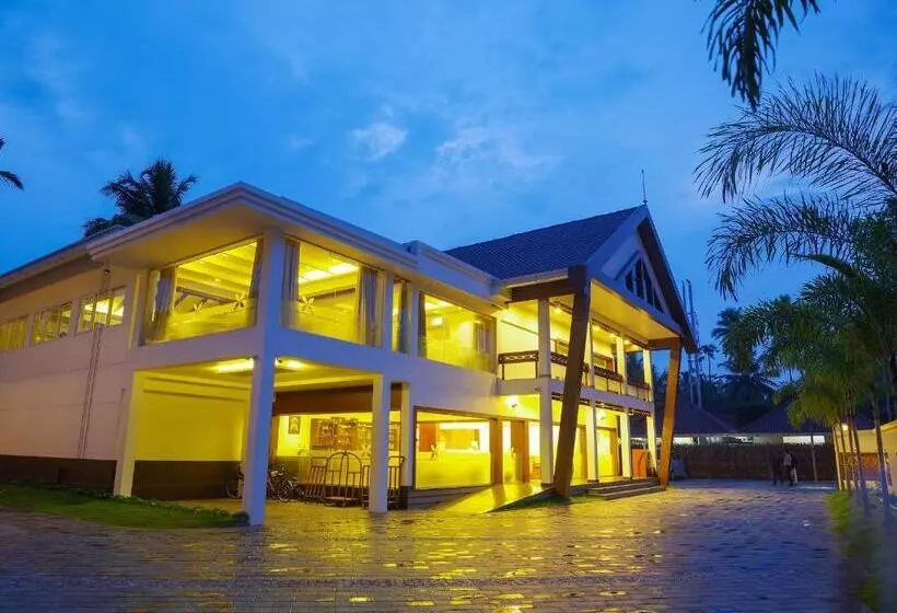 リゾートホテル Lake Canopy Alleppey
