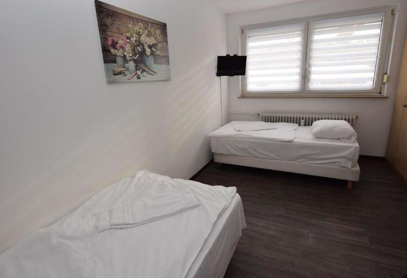 호스텔 Monteurzimmer Plochingen