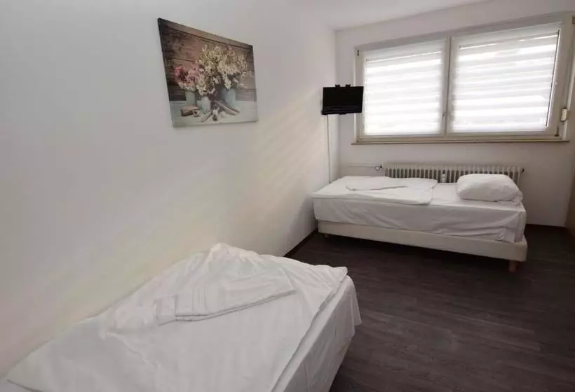 ユースホステル Monteurzimmer Plochingen