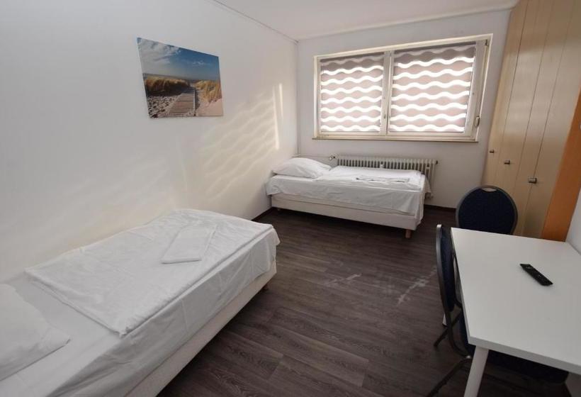 호스텔 Monteurzimmer Plochingen