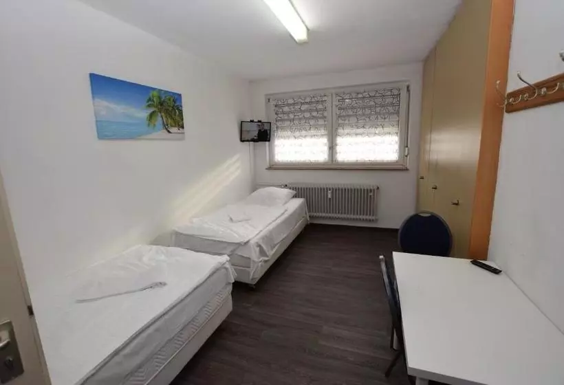 ユースホステル Monteurzimmer Plochingen