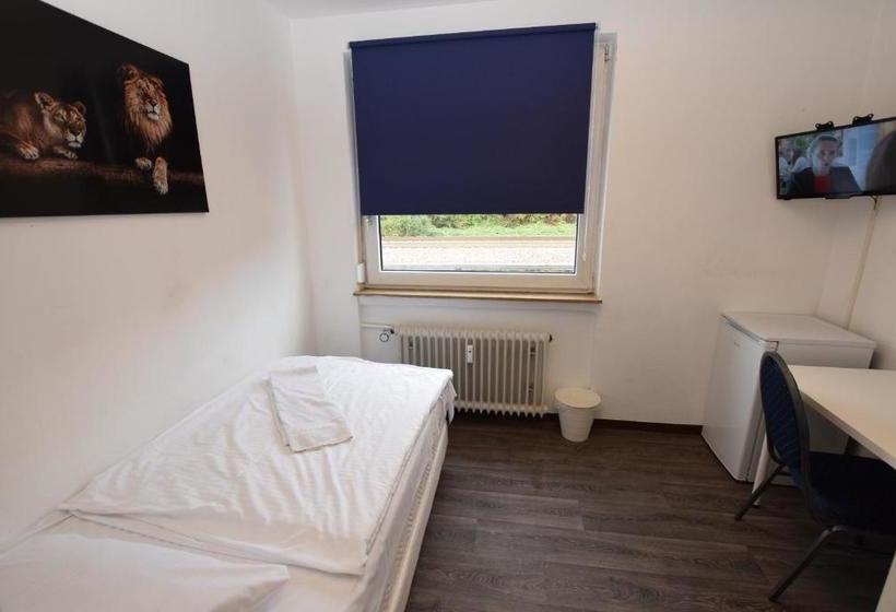 호스텔 Monteurzimmer Plochingen