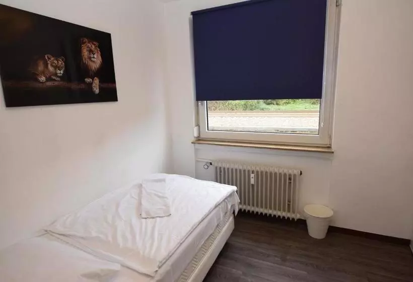 ユースホステル Monteurzimmer Plochingen