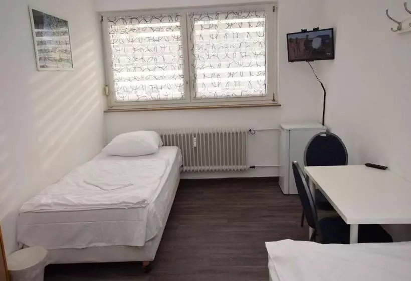 ユースホステル Monteurzimmer Plochingen