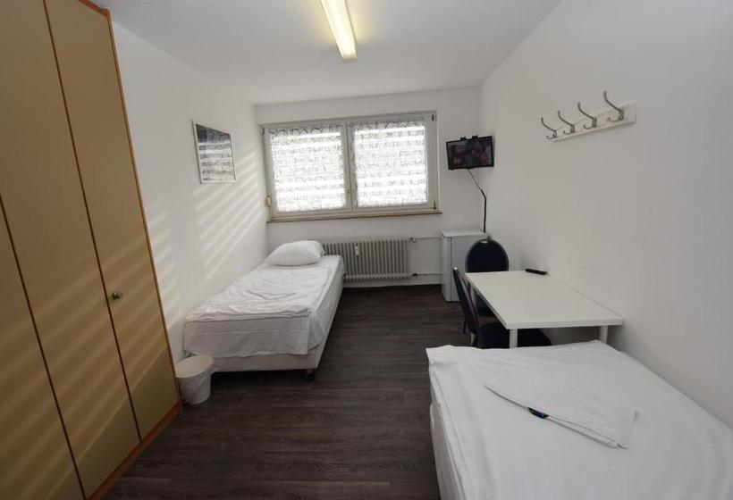 호스텔 Monteurzimmer Plochingen