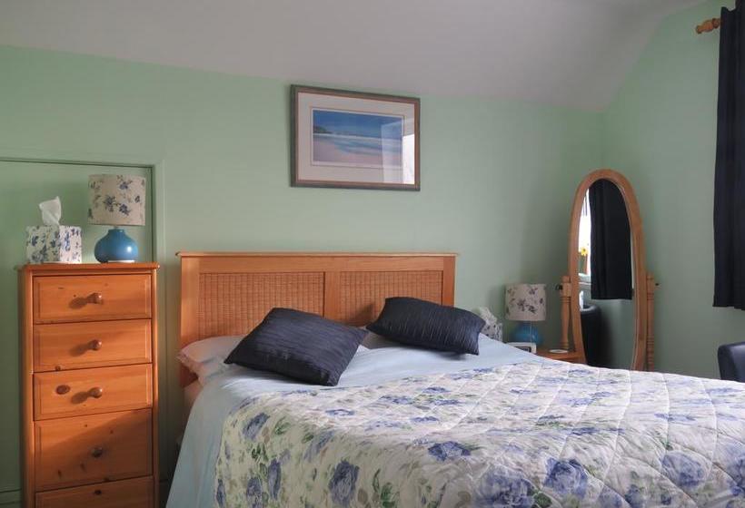 تختخواب و صبحانه Monterey Pines