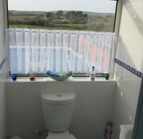 تختخواب و صبحانه Monterey Pines