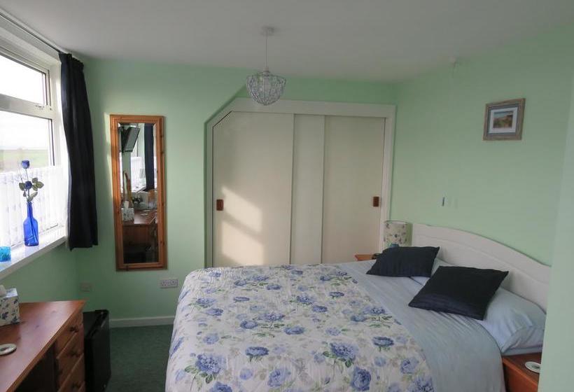 تختخواب و صبحانه Monterey Pines