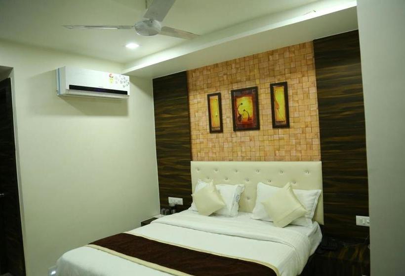 בית מלון כפרי Gitanjali Inn By Bizzgrow , Ahmedabad