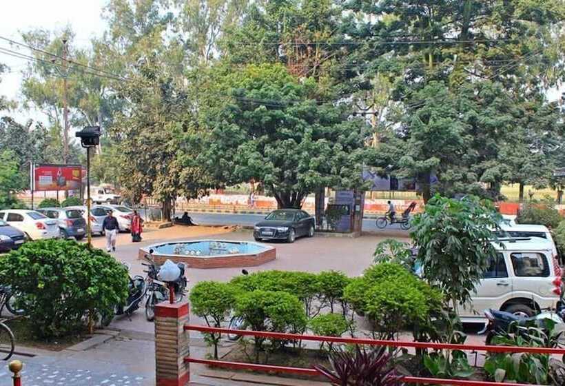 호텔 Pallavi International Patna