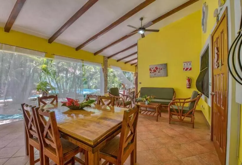 Hotelli Villas Verdes