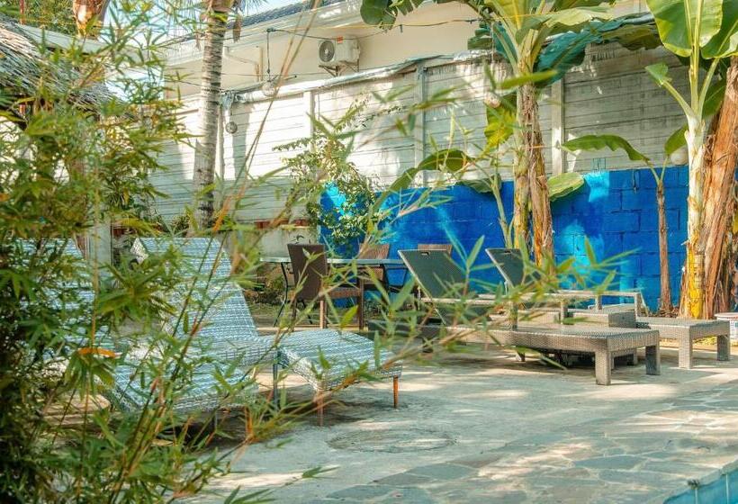 Island Tiki Paradise Resort