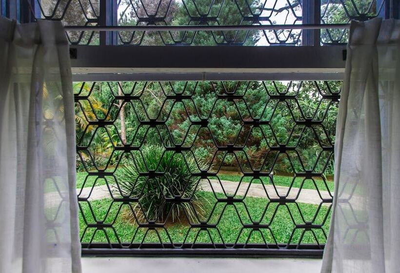 تختخواب و صبحانه Pousada Chacara Arace