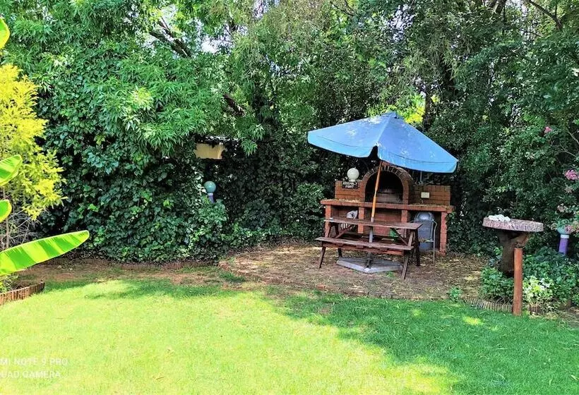 تختخواب و صبحانه Premiere Guesthouse
