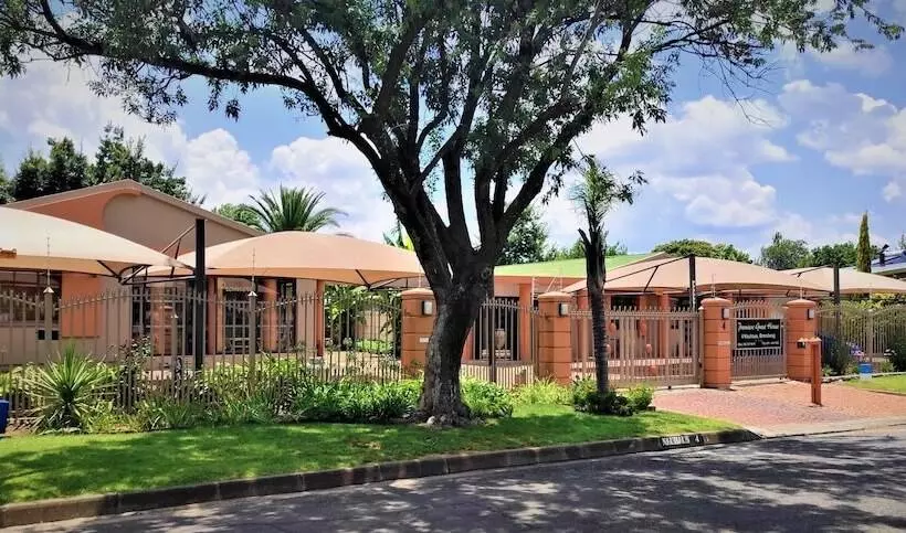 تختخواب و صبحانه Premiere Guesthouse