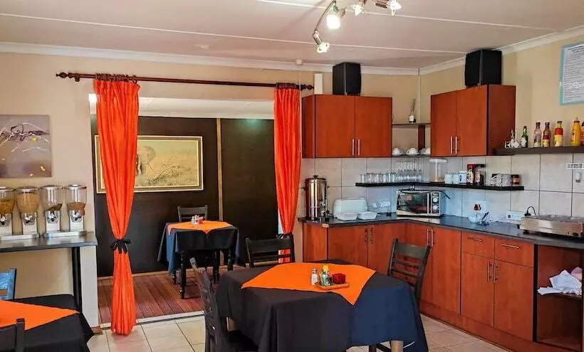 تختخواب و صبحانه Premiere Guesthouse
