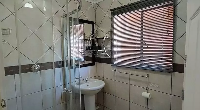 تختخواب و صبحانه Premiere Guesthouse