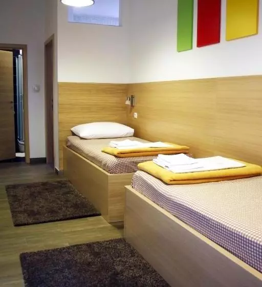 ベッドアンドブレックファースト Rooms Fitea