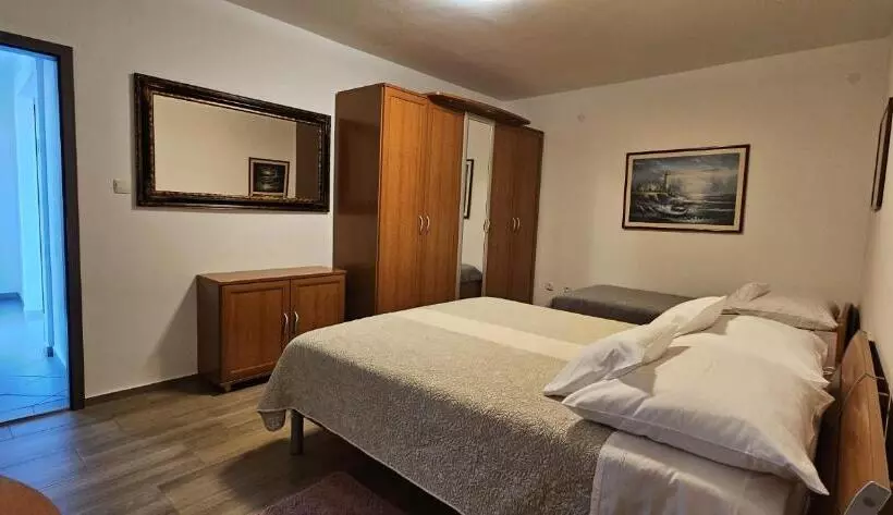 ベッドアンドブレックファースト Sobe/rooms Riva