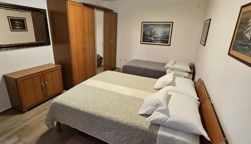 ベッドアンドブレックファースト Sobe/rooms Riva